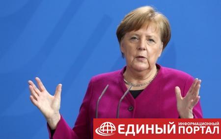 Меркель выступила за продления санкций против РФ