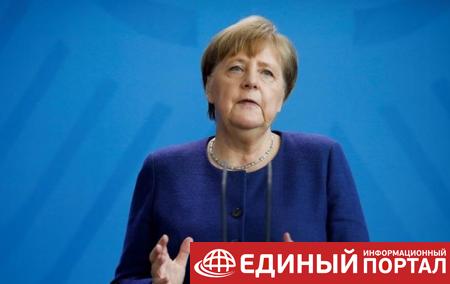 Меркель заявила, что ФРГ вступает в "новую фазу пандемии"