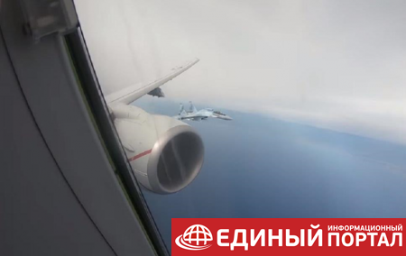 Перехват самолета США двумя Су-35 попал на видео