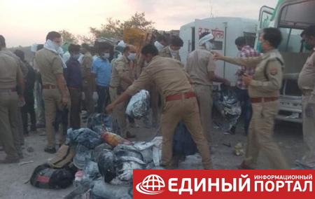 В Индии в ДТП с грузовиками погибли 24 человека