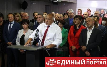 Премьер-министр Болгарии обвинил президента в подглядывании