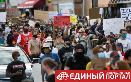 Протесты в США: в Лас-Вегасе застрелили полицейского