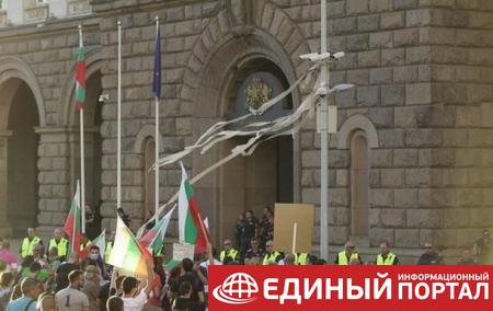 Митингующие в Болгарии требуют отставки правительства