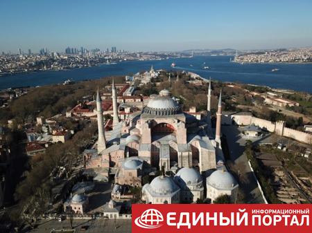 Страсти вокруг Святой Софии: история собора, который хотят сделать мечетью