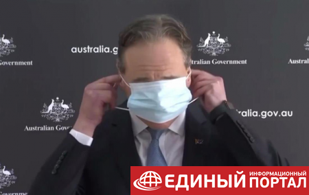 В Австралии министр оконфузился с маской