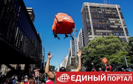 В Бразилии прошли протесты из-за игнорирования властями пандемии