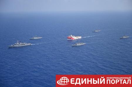Турция направила военные корабли для защиты исследовательского судна