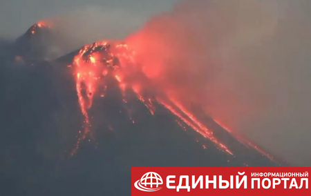 На Камчатке начал извержение вулкан Шивелуч