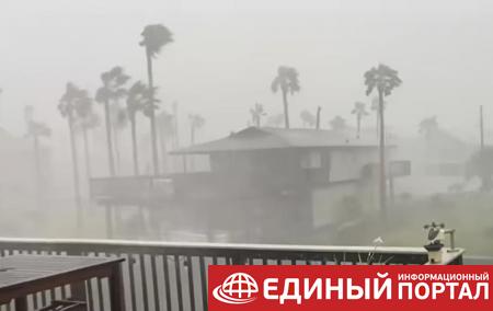 Ураган Николас ослаб до шторма и обрушился на США