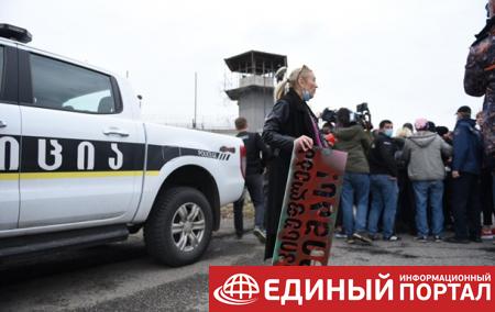 Акция у тюрьмы с Саакашвили переросла в потасовки
