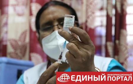Индия возобновляет экспорт COVID-вакцин