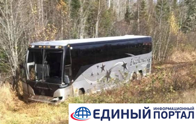 В Канаде автобус с хоккейной командой попал в аварию