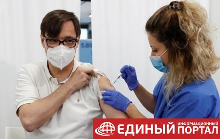 Канада и Грузия разрешили бустерную COVID-вакцинацию