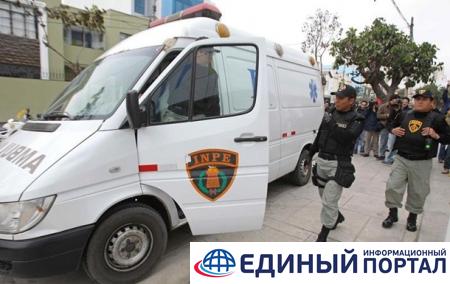 В Перу микроавтобус сорвался в пропасть, 10 жертв