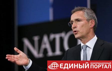 НАТО не будет размещать войска в Украине - генсек