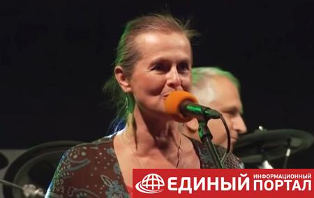 В Чехии певица намеренно заразилась COVID и умерла