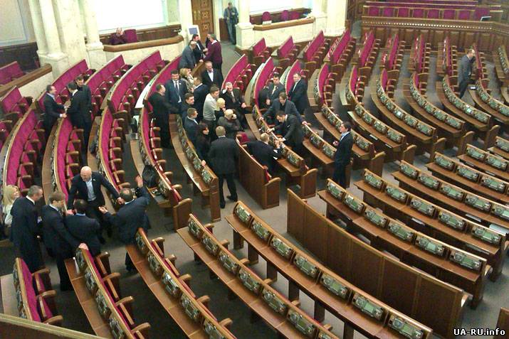 Оппозиция поддержала проект "мирного" соглашения с Януковичем