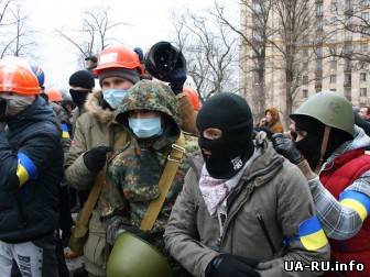 Самооборона Майдана ищет подозрительных лиц на крыше жилого дома на Крещатике