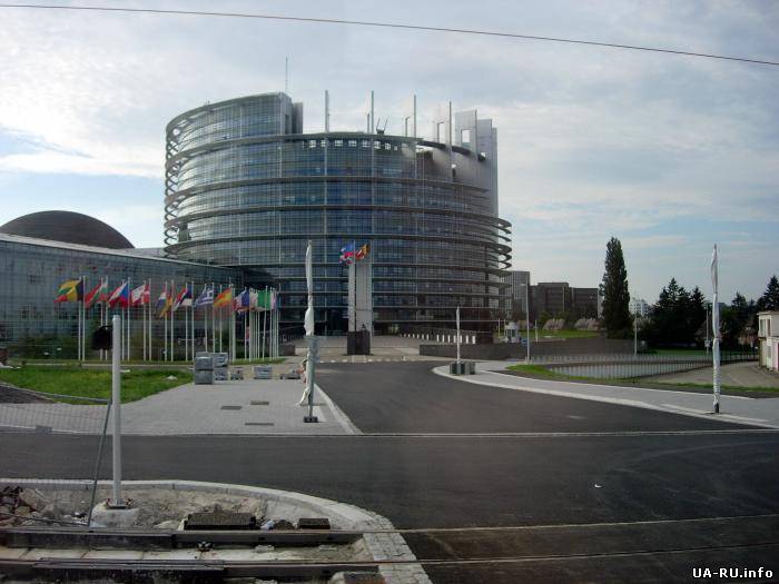 Европарламент предоставил Украине право в будущем вступить в ЕС