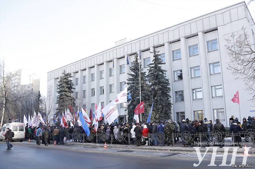 Митингующие пикетировали заседание Киевсовета