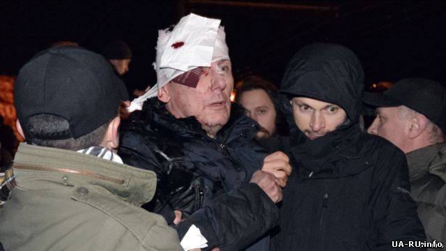 Иностранные политики осудили применение силы и избиение милицией Луценко