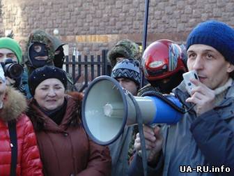 Поэты читали стихи в поддержку активиста Автомайдана