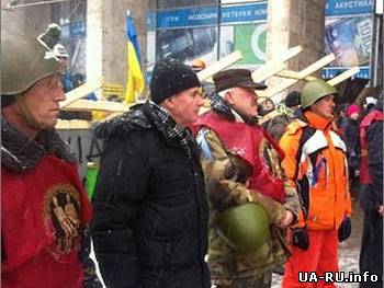 Отряды самооброны на Майдане насчитывают 10 тыс. человек