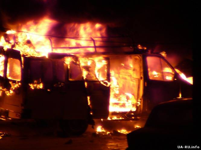 Уже пятая машина активистов горит в Харькове(фото)