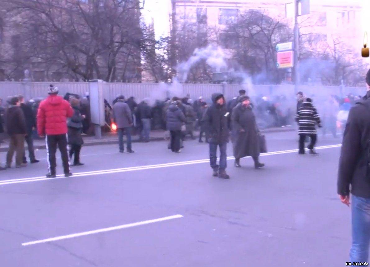 Самооборона Майдана разогнала харьковских титушек (видео)