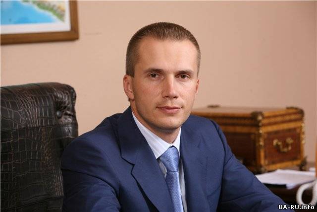 "Укрпрофмед" сына Януковича получит еще 490 миллионов
