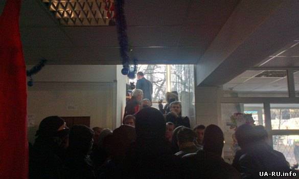 Активисты "Свободы" захватили первый этаж КП Киевметрополитен (обновлено)