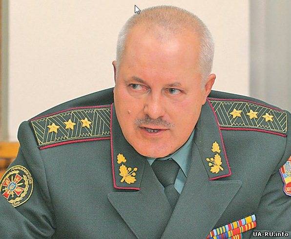В.Янукович сменил начальника Генштаба Вооруженных сил. Готовится ЧП?