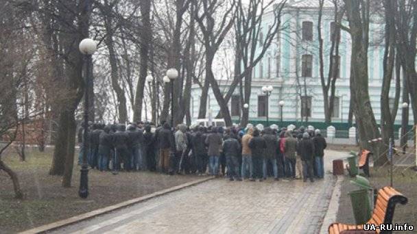 Криминальные авторитеты возмутились действиями титушек и заблокировали их отправку на Киев