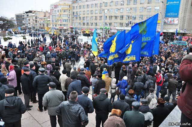 Около 10 тыс. человек приняли участие в вече в Ивано - Франковском Майдане