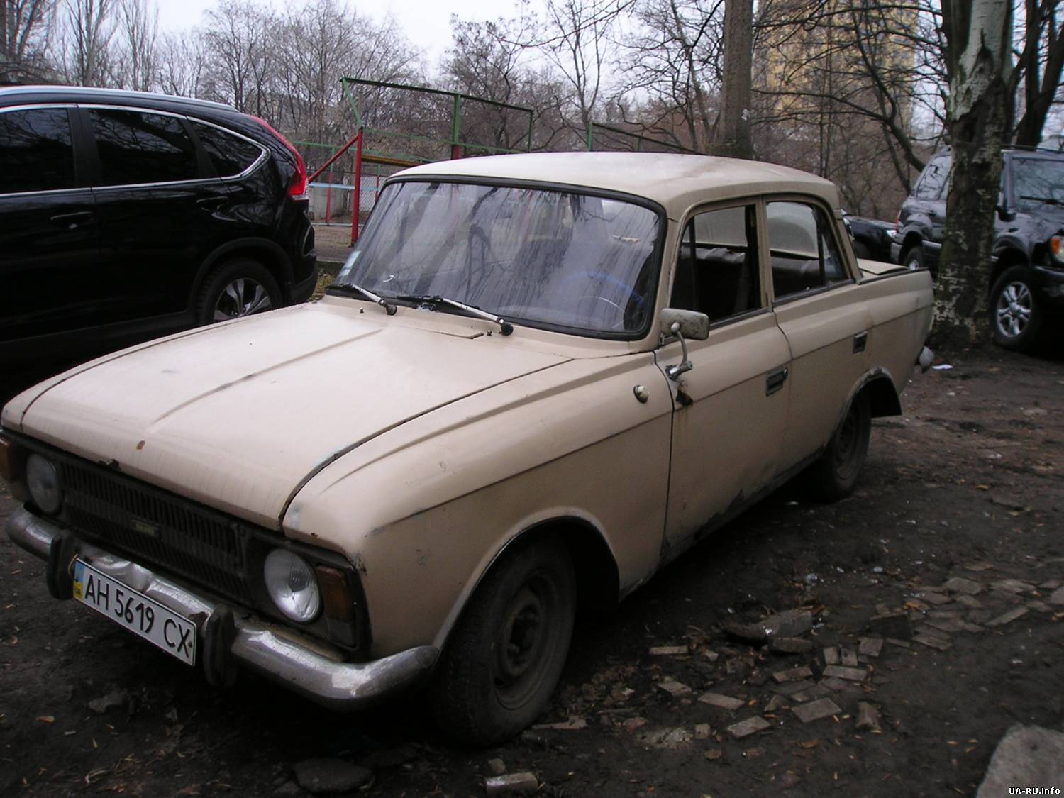 В Донецке разбили автомобиль активистке Евромайдана