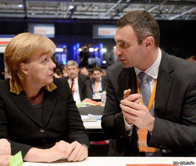 Встреча В.Кличко и А.Яценюка с А.Меркель завершилась
