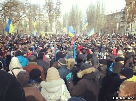 Каплин: В Днепропетровске титушки под прикрытием "Беркута" стреляют в активистов и поливают их водой