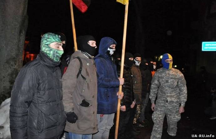 "Сотники" Майдана дали Януковичу время до завтра