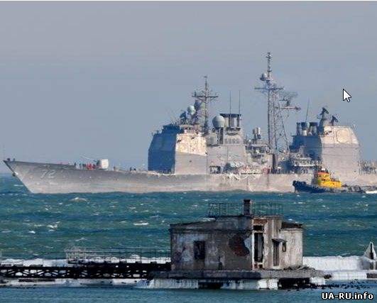 Корабль ВМС США сел на мель в Черном море