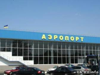Вооруженные люди заняли территорию симферопольского аэропорта