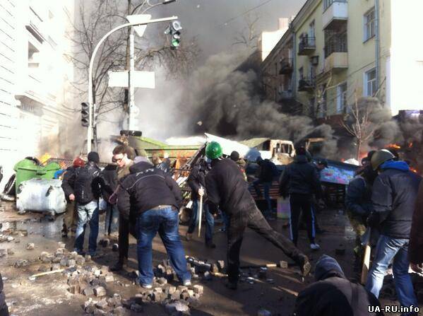 Евромайдан сообщает о большом количестве раненых активистов