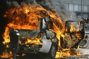 Протестующие подожгли автомобиль депутата-регионала Смитюха