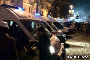 Лабунская- "титушки" ночью разгромили 30 машин скорой помощи