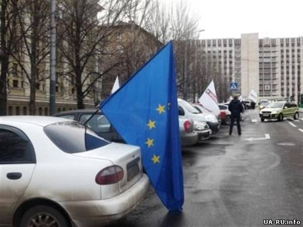 Протестные настроения растут- сегодня состоялся первый Горловский евромайдан