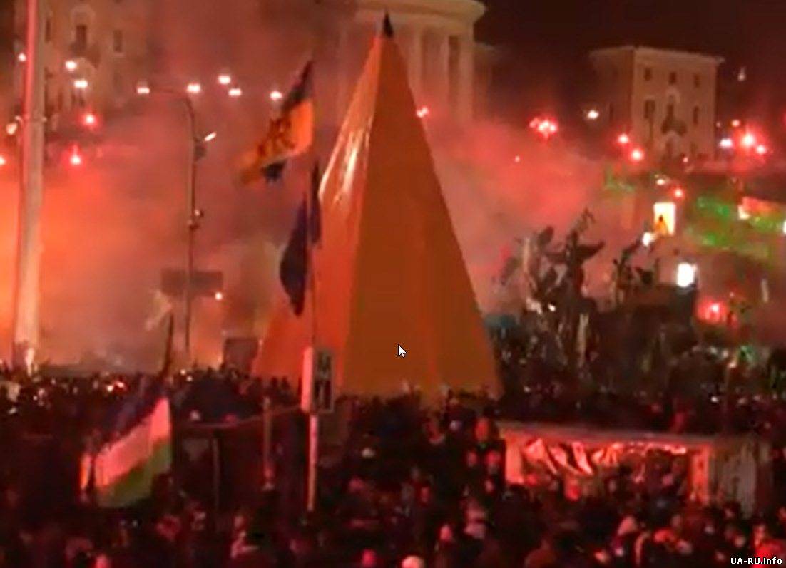 "Беркут" прорвал первую баррикаду Майдана