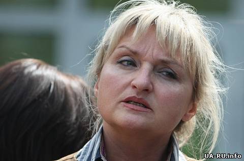 Власть выстраивает схему "пьяный Луценко сам себя избил" - жена
