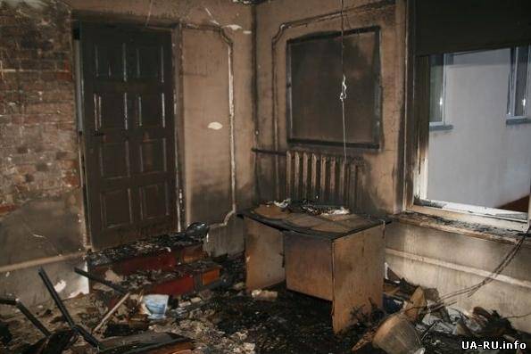 Сожгли офис Партии Регионов на Тернопольщине