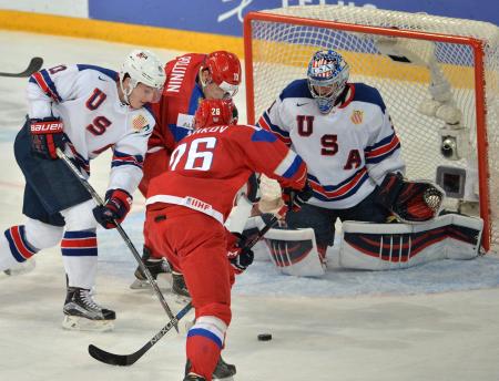 Российские хоккеисты обыграли американцев и вышли в финал МЧМ