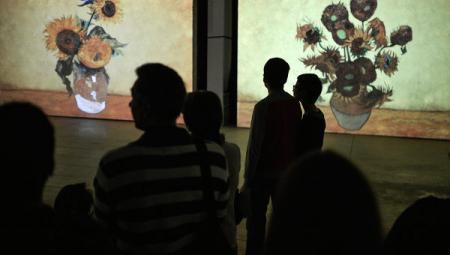 Пресс-служба выставки Ван Гога отвергла претензии Christian Louboutin