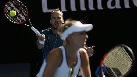Россиянка Веснина и бразилец Соарес выиграли Australian Open в миксте